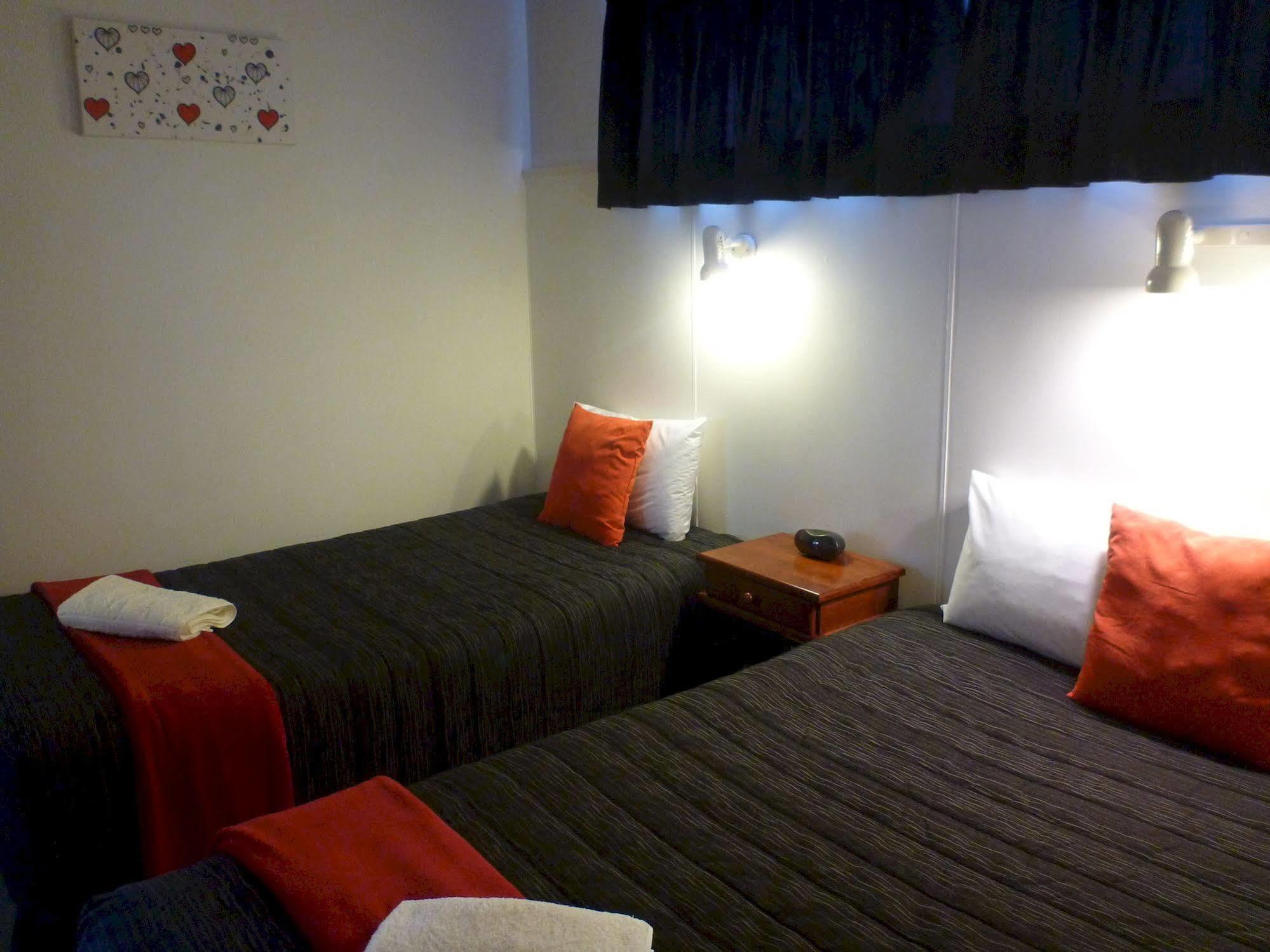 Fernleaf Motel Rotorua Extérieur photo